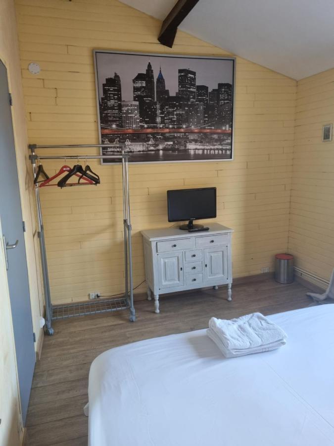Chambres Individuelles Avec Cuisine Commune Tilloloy Exterior foto