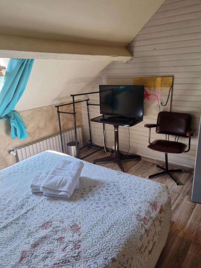 Chambres Individuelles Avec Cuisine Commune Tilloloy Exterior foto