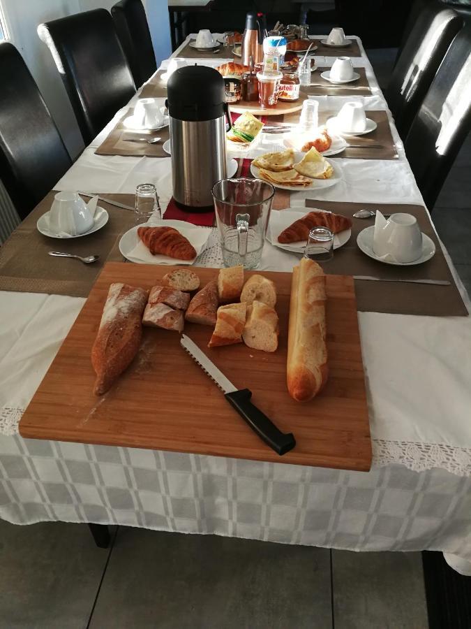 Chambres Individuelles Avec Cuisine Commune Tilloloy Exterior foto