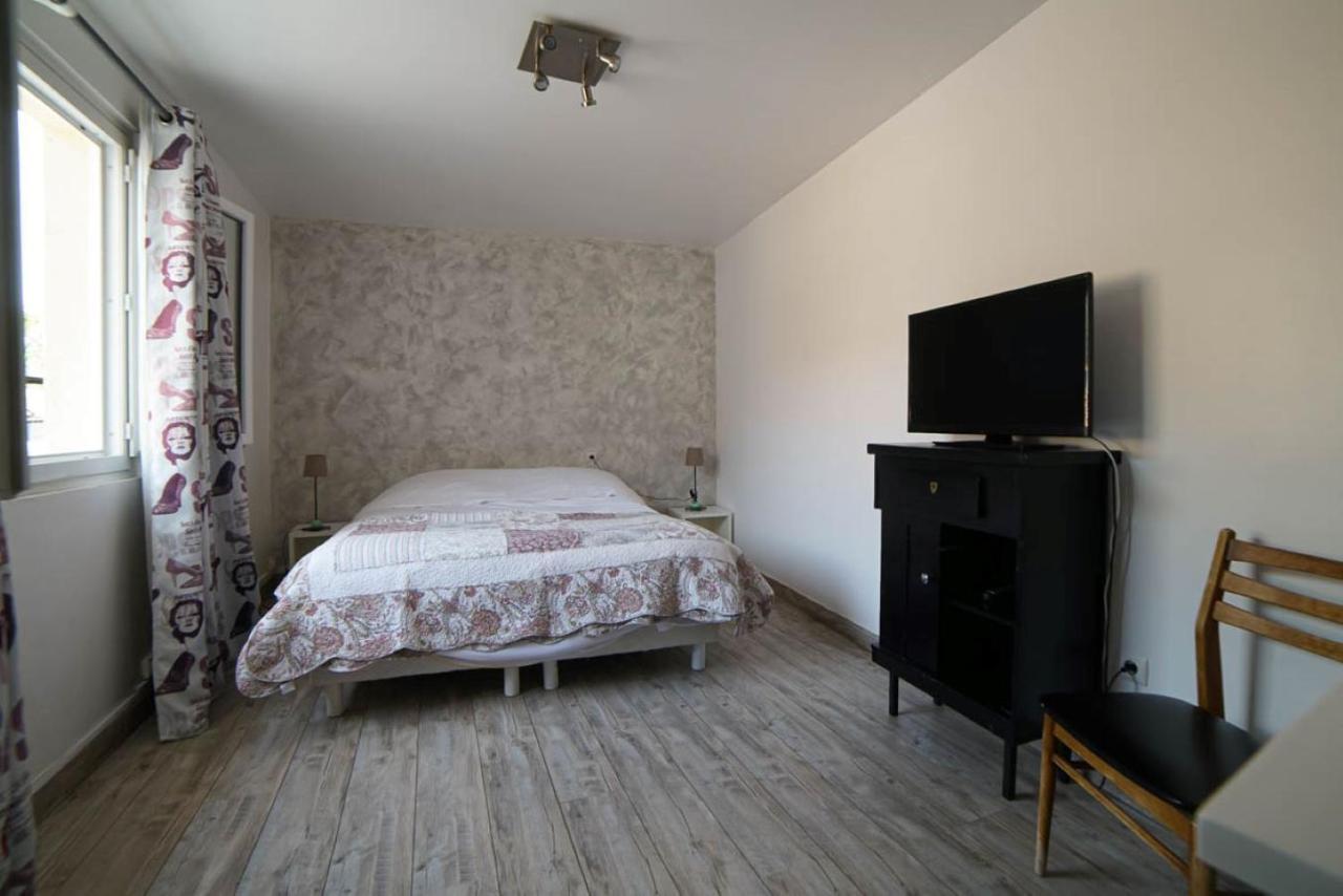Chambres Individuelles Avec Cuisine Commune Tilloloy Exterior foto